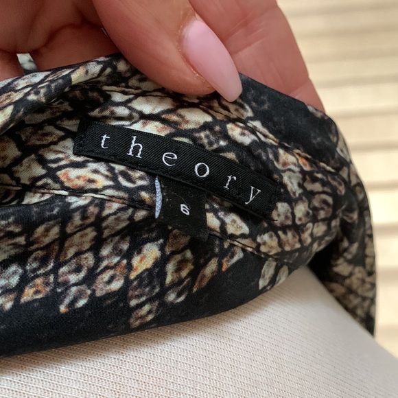 Theory snake print, long sleeve, 100% silk dress. - Picture 3 of 5